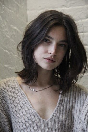 Pin description Jacquelyn Jablonski, Black Women Short Hairstyles, Short Brown Hair, Natural Gray Hair, Short Curly Wigs, Curly Hair Wig, Short Hair Wigs, Shot Hair Styles, Trending Hairstyles