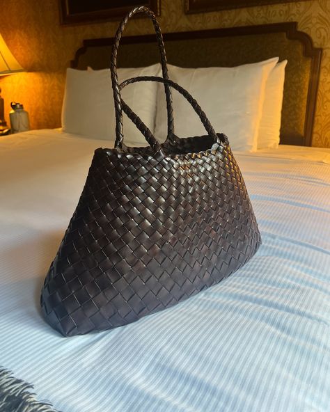 my bag of choice this summer: Dragon Diffusion Croce Dragon Diffusion Bag, Bags Wishlist, Leather Baguette Bag, Weave Bag, Uni Bag, Dragon Diffusion, Bags 2024, Woven Leather Bag, Wishlist 2024