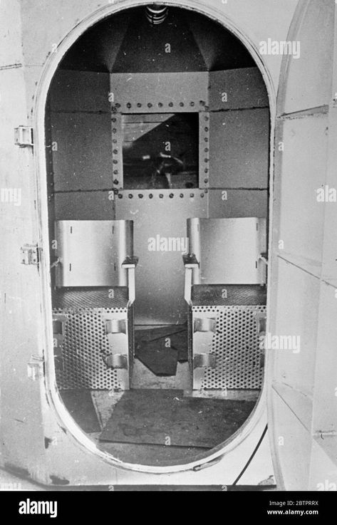 Download this stock image: America's newest lethal chamber. Executions by gas instead of hanging. A new steel lethal chamber has been erected in the yard of the Missouri State Penitentiary at Jefferson City for executions under the new law, substituting lethal gas for hanging. The chamber has seats for two. When a lever is operated, cyanide pellets dropped into dire looted so feared acid to generate a deadly gas. From the outside, the appearance of the gas chamber resembles a submarine ... Decontamination Chamber, Execution Chamber, 30 November, Missouri State, Us Images, Submarine, Missouri, Stock Images, Resolution