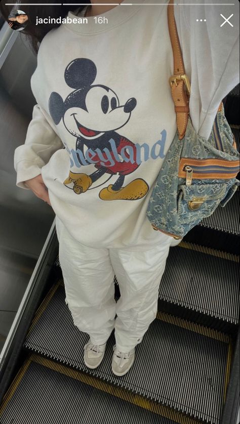 Disney Sweatshirts Outfit, Disneyland Athleisure Outfit, Disney Crewneck Outfit, Disneyland Sweatshirt Outfit, Disneyland Cold Weather Outfit, Disney Oversized Shirt Outfit, Disneyland Outfits February, November Disneyland Outfits, Vintage Disney Outfit Aesthetic