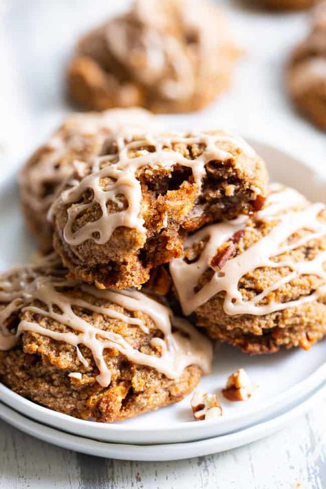 Paleo Thanksgiving Dessert, Flourless Desserts, Paleo Cookies, Vegan Cookies Recipes, Paleo Baking, Paleo Sweets, Healthy Vegan Snacks, Pecan Cookies, Cinnamon Apple