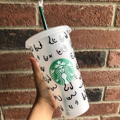 Preppy Cups, Starbucks Cups Personalized, Cup Business, Loom Band Patterns, Starbucks Cup Design, Starbucks Cup Art, Starbucks Black, Starbucks Coffee Cup, Starbucks Green