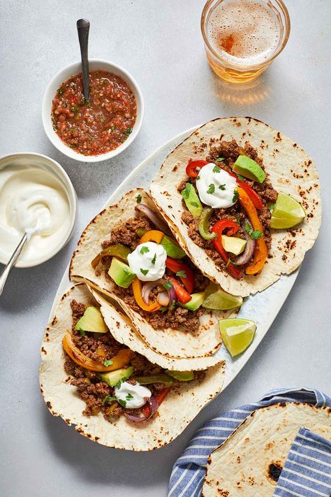 Quick, easy and spicy, these Ground Beef Fajitas are made with lean ground beef, homemade fajita seasoning and tender strips of peppers and onions! You need less than 30 minutes to make this ground beef fajita recipe so they're perfect for busy weeknights! Best Beef Fajita Recipe, Ground Beef Fajita Casserole, Easy Beef Fajita Recipe, Minced Beef Fajita Recipe, Ground Beef Fajitas, Tender Fajita Meat, Beef Fajita Recipe, Beef Fajitas, Homemade Fajita Seasoning