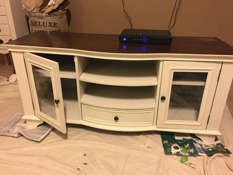 Refurbish Entertainment Center, Painting Entertainment Center, Painted Entertainment Center, Farmhouse Bedroom Makeover, Painted Entertainment Centers, Tv Stand Makeover, Diy Farmhouse Bedroom, Farmhouse Makeover, Make Chalk Paint