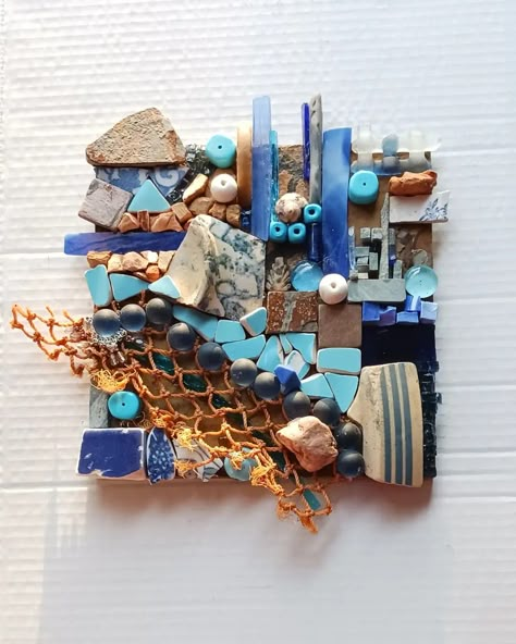 Mosaic Mixed Media, Stained Glass Mixed Media, Glass Mosaic Diy, Stone Mosaic Art, Abstract Mosaic Art, Assemblage Art Mixed Media, Mosaic Collage, Diy Beach Decor, Mixed Media Mosaic