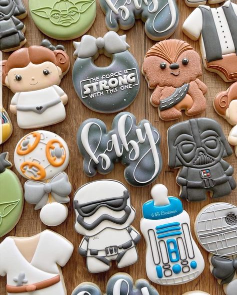 Macaroon Designs, Star Wars Baby Shower Ideas, Baby Jedi, Star Wars Cookies, Star Wars Baby Shower, Star Wars Theme Party, Foster Baby, Baby Shower Theme Decorations, Baby Shower Cakes For Boys