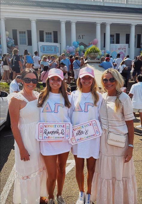 Delta Gamma Aesthetic, Alpha Gamma Delta Aesthetic, Bid Day Themes Delta Gamma, Gamma Chi Signs Bid Day, Alpha Gamma Delta Bid Day, Phi Gamma Delta, Big Lil, Bid Day Themes, Go Greek