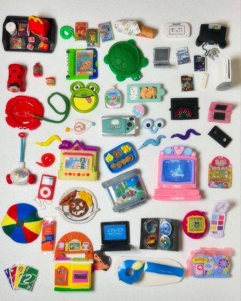 It’s kinda like nostalgic I Spy. Ispy Core, Maximalist Logo, I Spy Books, 2000s Toys, Mini Toys, Eye Spy, I Spy, 2nd Baby, Drawing Inspiration