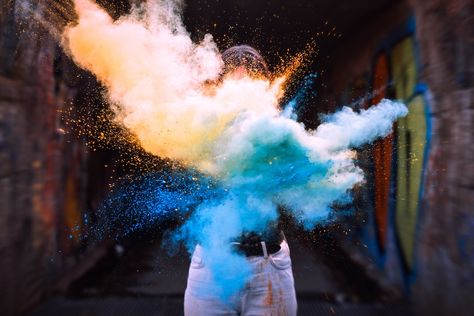 Colored Paint Powder Photography: Tips & Ideas for Best Results Powder Paint Photoshoot, Paint Powder Photography, Powder Paint Photography, Powder Photography, Chalk Pictures, High Shutter Speed, Holi Powder, Photographer Tips, Photography Settings