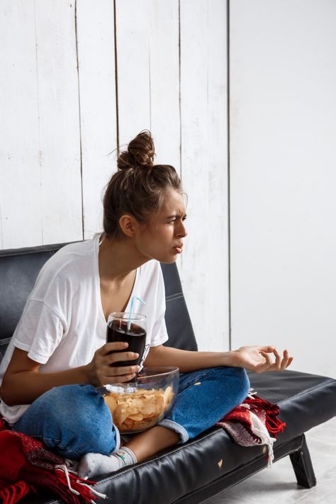 Woman eating chips, drinking soda, watching tv, sitting at sofa. Download it at freepik.com! #Freepik #freephoto #food #woman #home #cute Woman Eating, Photo Woman, Watching Tv, Screen Time, Model Poses, Free Photo, Pose Reference, Free Photos, Photo Inspiration