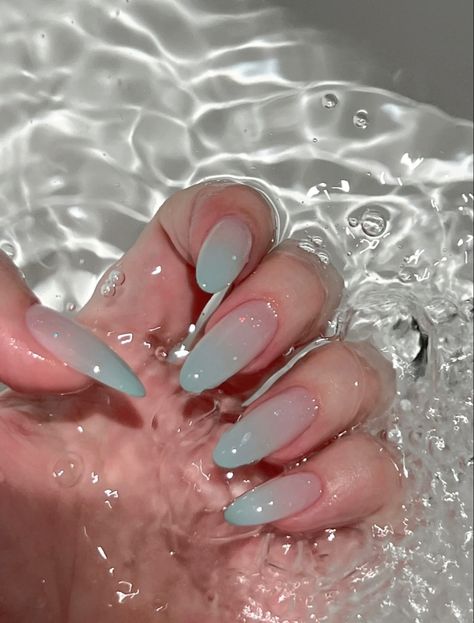 Simple Ocean Nails, Pastel Aesthetic Nails, Pool Water Nails, Aquamarine Nails, Nail Elegant, Nails Water, Tea Princess, Nails Birthday, Water Nails