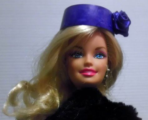 Barbie looks super glamorous in a navy hat made of a discarded K-cup. Barbie Items, Make A Hat, Barbie Crafts, Doll Miniatures, Barbie Hat, Doll Hats, Sewing Barbie Clothes, Barbie Sewing Patterns, Barbie Summer