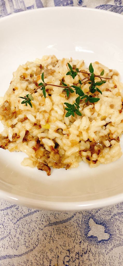 Sausage Risotto Sausage Risotto Recipes, Italian Sausage Risotto, Sausage Risotto, Best Stew Recipe, Rice Casseroles, Apple Pie Bread, Bowl Meals, Red Meat Recipes, Italian Sausage Recipes