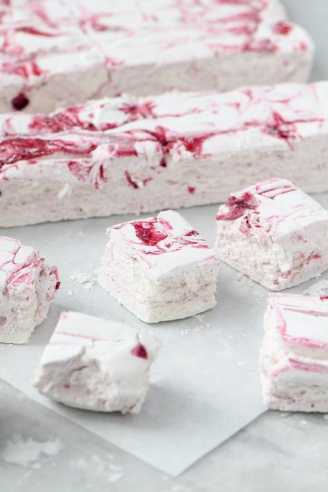 Homemade Marshmallow Recipe, Marshmallow Recipe, Homemade Marshmallow, How To Make Marshmallows, Vanilla Marshmallows, Recipes With Marshmallows, Homemade Marshmallows, Fruit Jam, Edible Gifts