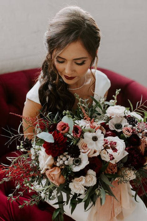 Minimalist Industrial Winter Wedding with Blush and Burgundy Accents Christmas Wedding Bouquets, Burgundy And Blush Wedding, Blush Wedding Inspiration, Cheap Wedding Flowers, Winter Wedding Bouquet, Tropical Wedding Flowers, Winter Wedding Flowers, Unique Wedding Flowers, Bouquet Of Flowers