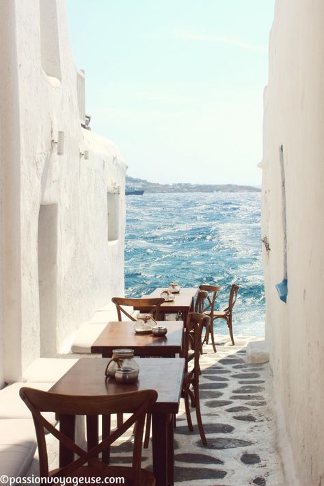 Pourquoi il faut aller à Paros ? Greece Bucket List, Greece Packing List, Greece Villa, Paros Greece, Voyage Europe, Paros, Greece Travel, Greek Islands, Travel Inspo