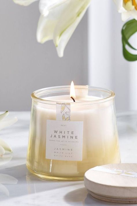 Lilin Aroma, Large Scented Candles, Jasmine Candle, Soya Mumu, Desain Pantry, Pretty Candle, Candles Photography, White Jasmine, Floral Candle