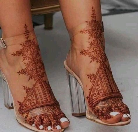 Minimal Bridal Henna, Wedding Mendhi Design, Henna On Foot, Ethiopian Henna, Henna Designs Foot, Henna Foot Designs, Henna Feet Designs, Foot Henna Designs, Feet Henna