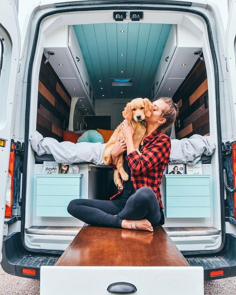 Van Life | Staying Safe as a Solo Woman - Life on the Road - Van life Forum | ProjectVanlife Van Life Dog, Big Van, Kombi Motorhome, Vespa Scooter, Van Life Diy, Bus Life, Dog Essentials, Yoga Posen, Van Home