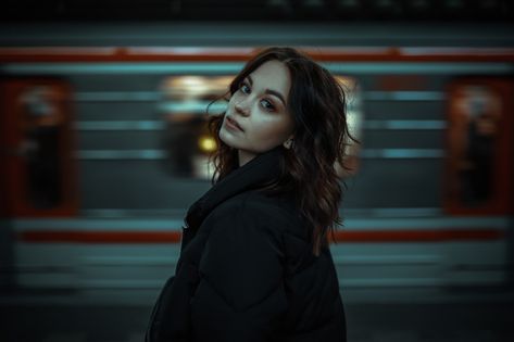 Panning Portrait Photography, Cinematic Model Photography, Subway Portrait Photography, Metro Portrait, Metro Pics, Cinematic Photography Portraits, Train Pose, Metro Photoshoot, Portrait Street Photography