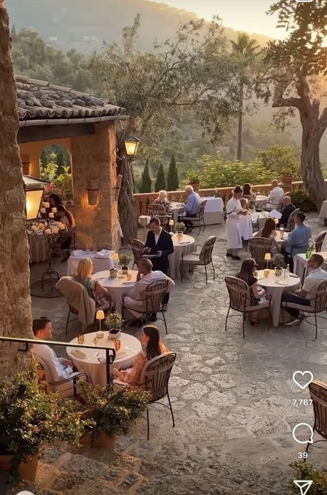 Tuscan Restaurant Design, Countryside Restaurant, Room Design Wall, Home Design Kitchen, Living Pool, Outdoor Restaurant Design, Terrace Restaurant, Casa Country, Virtual Travel