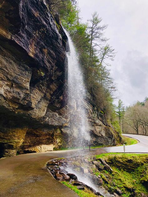 Bridal Veil Falls. Highlands, North Carolina. Paul Chandler April 2019. Waterfalls In North Carolina, Waterfall Hikes Near Nashville, Bridal Vail, Mountain View Restaurant, Highlands North Carolina, Calvert Cliffs State Park, Blue Ridge Parkway Waterfalls, Highlands Nc, West Virginia Waterfall Trail