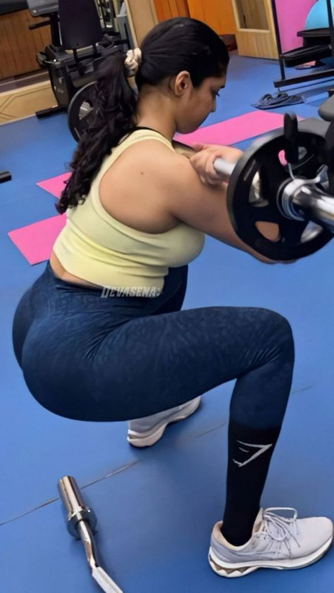 Rithika Singh, Ritika Singh, Mom Swimsuit, Best Jeans For Women, Punch In The Face, Crazy Women, Hot Leggings, Hot Women Dress, Beautiful Dresses For Women