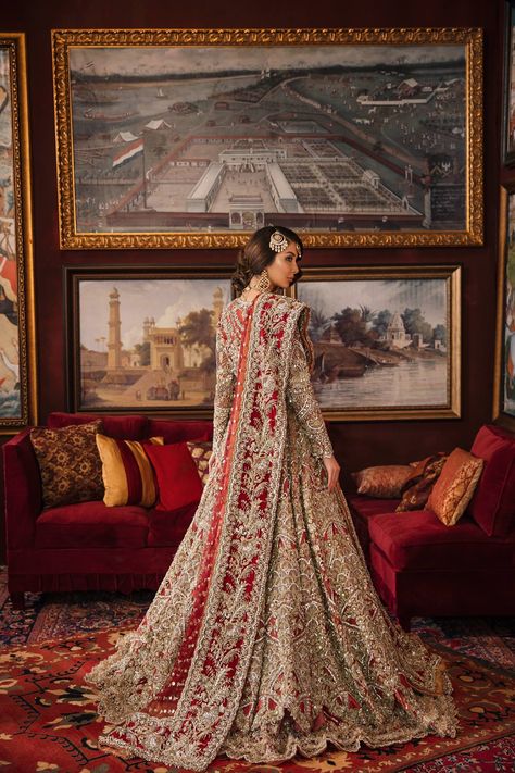 शादी की तस्वीरें, Orang India, Wedding Dresses Pakistani, Walima Dress, Red Bridal Dress, Desi Wedding Dresses, Muslim Wedding Dress, Muslim Wedding Dresses, Asian Wedding Dress