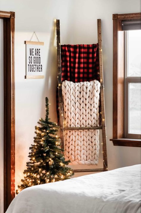 Add some festive flair with this super easy DIY blanket ladder decorated for Christmas! Make this DIY blanket ladder for under $15 and add it to your Christmas decor. This easy Christmas decorating idea will make your home so cozy! #joyfullygrowingblog #DIYblanketladder #christmasdecor #easyDIY Christmas Blanket Ladder, Easy Diy Blanket, Blanket Ladder Plans, Ladder Blanket, Rustic Blanket Ladder, Buffalo Check Christmas Decor, Diy Blanket, Rustic Blankets, Diy Blanket Ladder