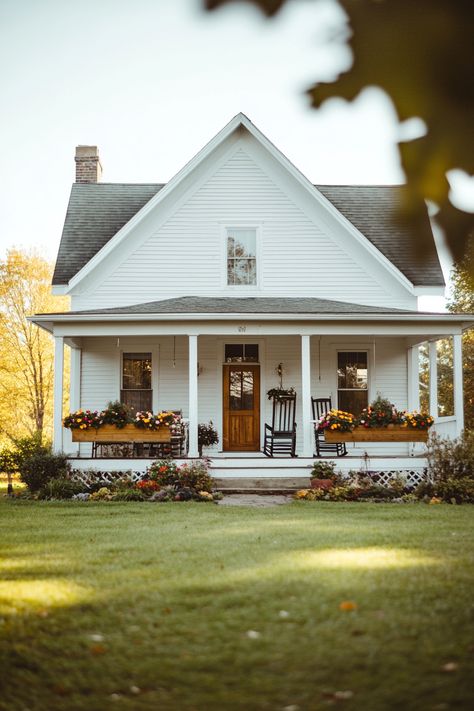 Cozy living awaits in stunning traditional American homes, where timeless charm meets modern comfort. Discover the unique features that make these retreats perfect for your dream lifestyle! Explore more now!   #TraditionalHomes #AmericanArchitecture #CozyLiving #HomeDesign #DreamHome #InteriorInspo #ArchitectureLovers #HouseGoals #RuralCharm #FarmhouseStyle #WarmInteriors #HomeSweetHome #HomeRenovation #DesignTrends #CountryLiving Traditional Exterior Design, Vintage Style Home Exterior, Homes With Character Exterior, Colonial House With Front Porch, Traditional Colonial House Exterior, Colonial Style Homes Interior, House From The Notebook, Craftmans Style House, New England Colonial House Exterior