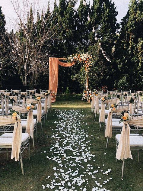 Wedding Decoration Idea, Wedding Garden Decoration, Ideas Wedding Decoration, Wedding Ceremony Decoration, Decoration Ideas Wedding, Ceremony Decorations Outdoor, Small Outdoor Wedding, Outdoor Tent Wedding, Wedding Ceremony Decorations Outdoor