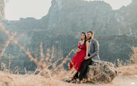 Wedding Pose, Pre Wedding Poses, Wedding Couple Poses Photography, Poses Photography, Wedding Couple Poses, Couple Photography Poses, Couple Poses, Wedding Couple, Wedding Poses