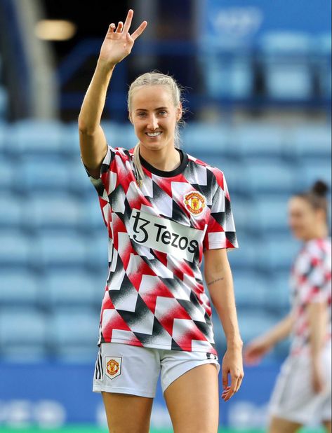 Millie Turner, England Players, Manchester United Football Club, Manchester United Football, Funny Puns, Man United, Football Club, Manchester United, Puns