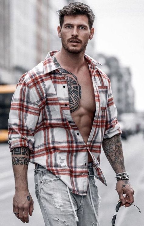 Angelo Carlucci, Dude Clothes, Swag Fashion, Hunks Men, Tattooed Men, Open Shirt, Plaid Shirt Men, Bracelet Heart, Boy Photography Poses