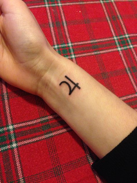 Jupiter Glyph Tattoo, Jupiter Tattoo Sagittarius, Jupiter Tattoo, Jupiter Symbol, Celebrity Tattoos Women, Calvin And Hobbes Tattoo, Basketball Tattoos, Astrological Elements, Jupiter Planet