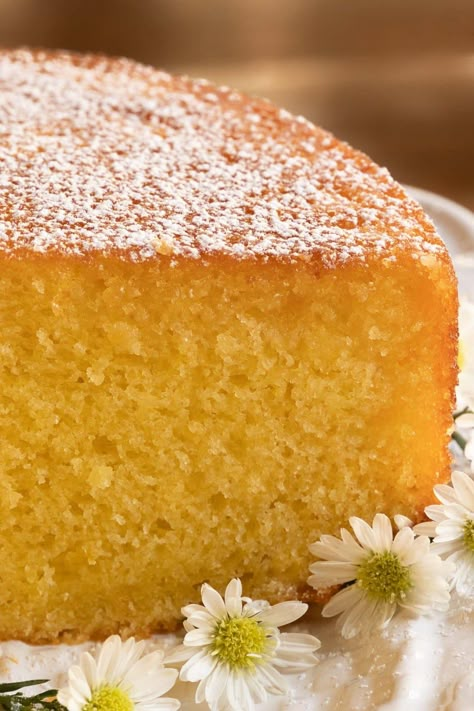 Italian Lemon Cake, Orange Olive Oil Cake, Orange Olive Oil, Olive Oil Cake Recipe, Lemon Juice Uses, Oil Cake, Olive Oil Cake, Yogurt Cake, Strawberry Sauce