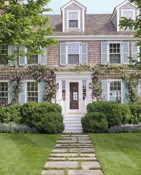 Pin by Annie on House Beautiful Nantucket home, House exterior, New Veranda Design, Nantucket Home, Nantucket Style, Lots Of Windows, Casas Coloniales, New England Homes, Window Decoration, House Exteriors, Dream House Exterior