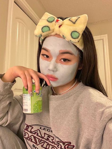 Face Mask Aesthetic, Mask Aesthetic, روتين العناية بالبشرة, Foto Poses, Healthy Girl, Healthy Lifestyle Inspiration, Foto Ideas Instagram, Jolie Photo, Animal Ears