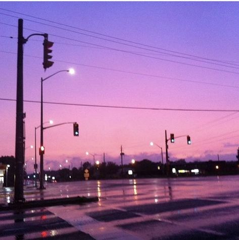 PURPLE AESTHETIC /// neon aesthetic / purple aesthetic photography / aesthetic wallpaper / lonely aesthetic / lilac / dark / purple pink / violet / aesthetic city / quotes Purple City, Light Purple Wallpaper, Violet Aesthetic, Lavender Aesthetic, Aesthetic Purple, Aesthetic Light, Scenery Photography, Dark City, Rainbow Aesthetic