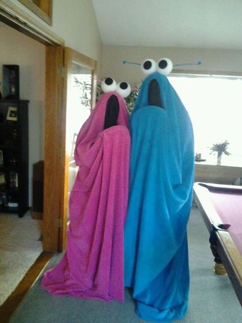 Easy Homemade Halloween Costumes, Costumes Faciles, Handmade Halloween Decorations, Popular Halloween Costumes, Best Couples Costumes, Halloween Costumes 2016, Best Friend Halloween Costumes, Homemade Halloween Costumes, Halloween Costumes Friends