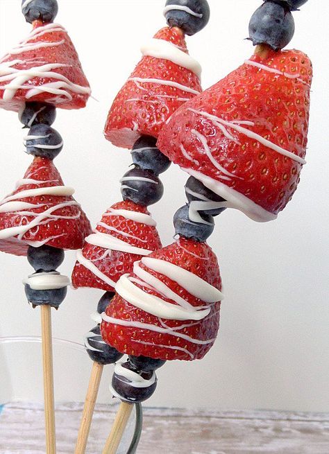 Pin for Later: 20 Berrylicious, Kid-Friendly Recipes For Summer Chocolate Berry Skewers Seven Alive gives her fruit skewers a light chocolate drizzle for a sweet but healthy treat.  Source: Seven Alive Berry Skewers, Sandwich Skewers, Baby Alive Food, Cut Strawberries, Recipes For Summer, Blue Berries, Baby & Toddler Food, Fruit Skewers, Strawberry Cake Recipes