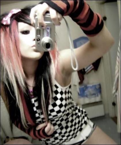 jules on Twitter: "goodbye 2020, helloooow 2007 :3… " A Girl, A Photo, Mirror, Hair, Pink