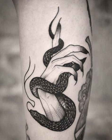 50 Snake Tattoos for Women (2019)    #Uncategorized Snake Tattoos For Women, 40 Tattoo, 50 Tattoo, Snake Tattoos, Snake Tattoo Design, Snake Tattoo, Blackwork Tattoo, Mini Tattoos, Pretty Tattoos