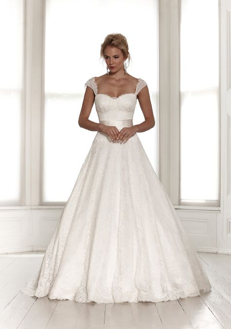 Sassi Holford, Wedding Dresses Taffeta, Wedding Dress Organza, 2015 Wedding, 2015 Wedding Dresses, Sweetheart Wedding Dress, Ball Gowns Wedding, Beautiful Wedding Dresses, Ball Gown Wedding Dress