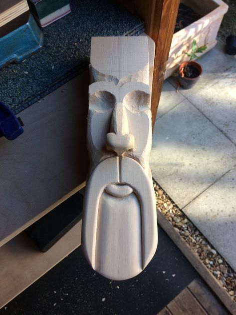 Long faced wood spirit, carved in bass wood, started. Arte Art Deco, Easter Island Heads, Tiki Head, Wood Carving Faces, Tiki Statues, Wood Jewelery, Face Carving, Wood Spirit, Dremel Wood Carving