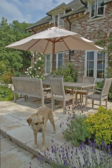 Cotswolds Garden Design, English Country Garden Patio, Country Garden Patio Ideas, Garden And Patio Ideas, Country House Exterior Farmhouse, Country House Terrace, Modern Country Garden Design, Country House Patio Ideas, English Country House Garden