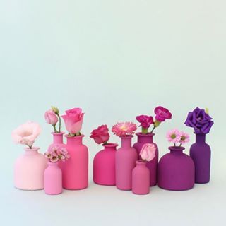 Glass Bottle Crafts, Trendy Flowers, Diy Bottle, Creative Blog, Bottle Painting, Paper Crafts Diy Kids, Bottle Art, Pink And Purple, Bottle Crafts