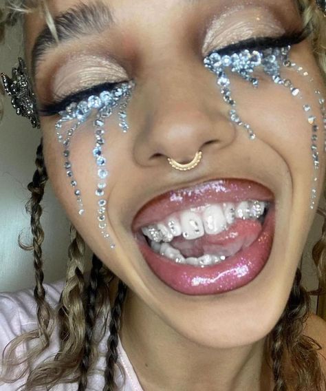 Instagram Makeup Artist, Fka Twigs, Rave Makeup, Hallowen Costume, Swag Makeup, Cool Makeup Looks, Birthday Shoot, Dope Makeup, Makeup Artistry