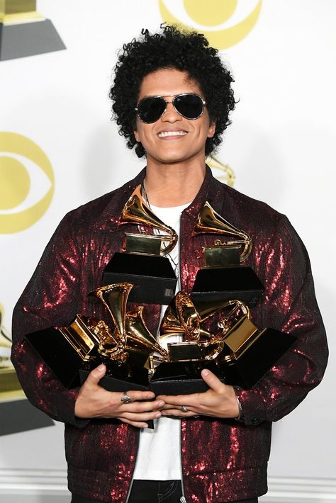 Best Pictures From the 2018 Grammys | POPSUGAR Celebrity Bruno Mars Grammys, Mars Photos, Song Of The Year, Album Of The Year, Blue Ivy, Bruno Mars, Grammy Awards, Hollywood Stars, Favorite Celebrities