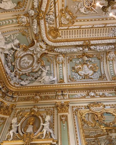 Royalty Core, Castle Aesthetic, Architecture Wallpaper, Architecture History, Aesthetic Fonts, Castle House, Gold Aesthetic, Baroque Architecture, Fantasy Castle